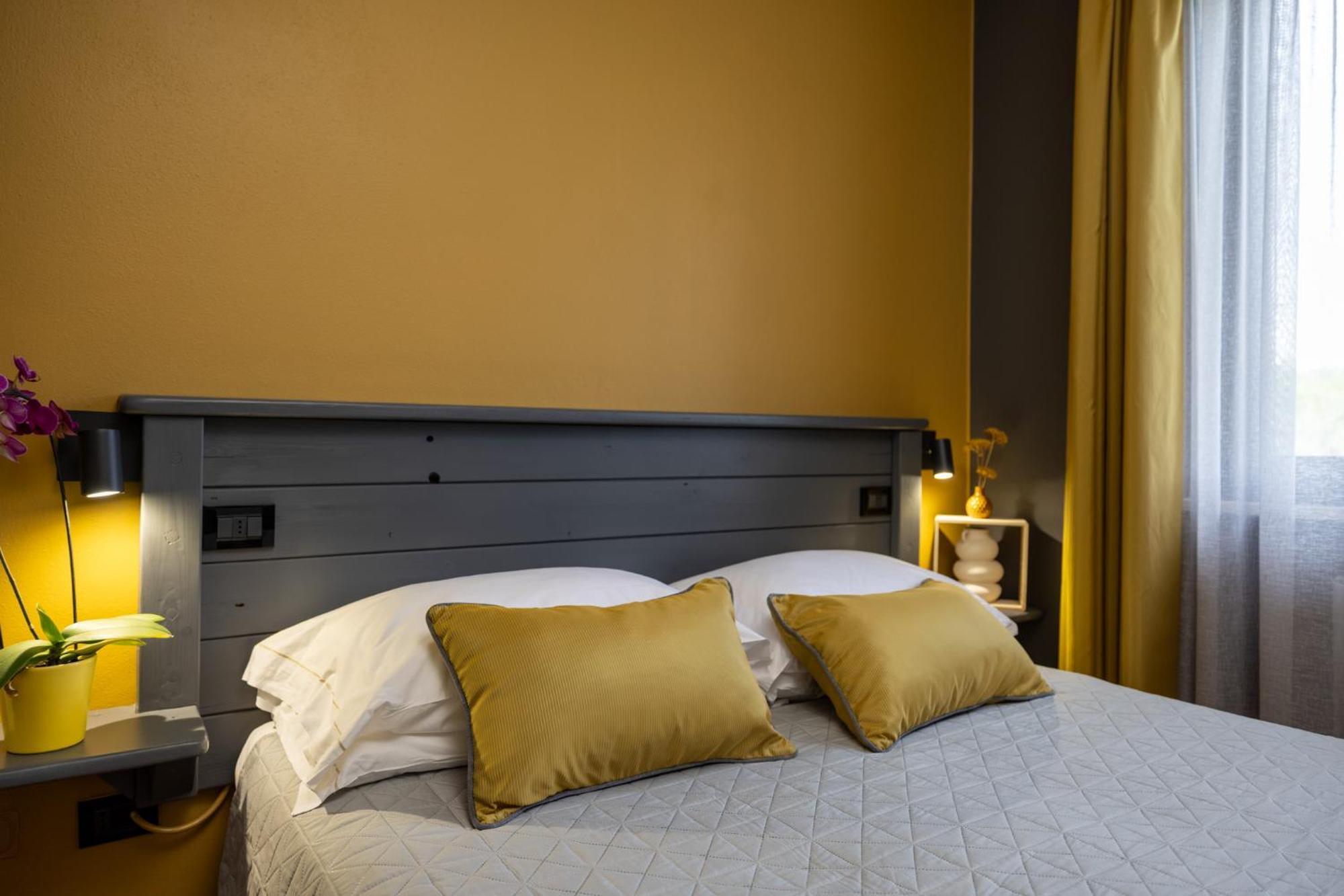 Hotel Florence Манерба дел Гарда Стая снимка